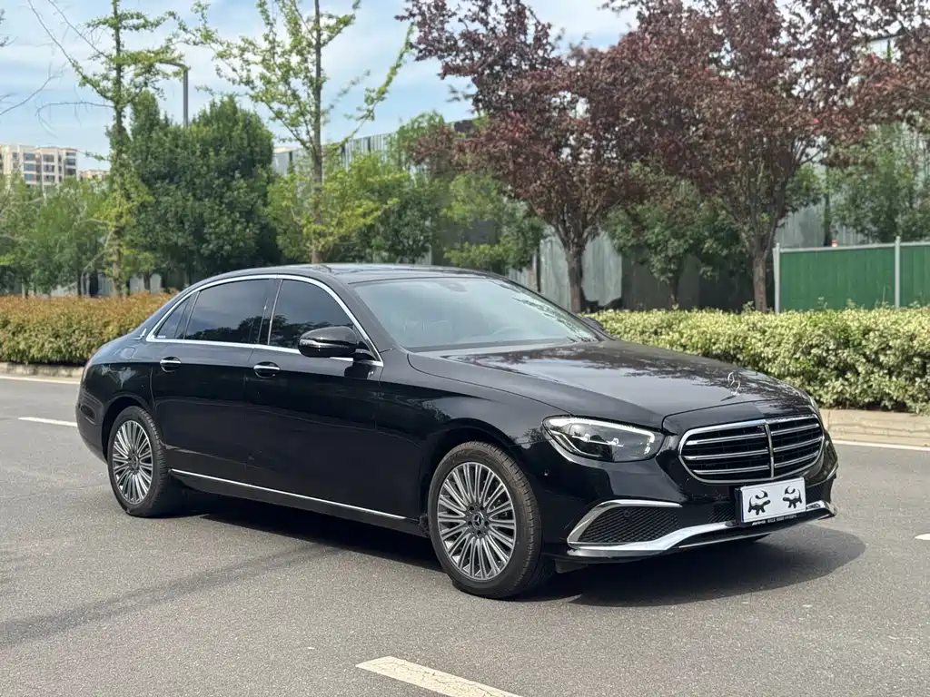 Mercedes-Benz E-Class 2022 — фото 3