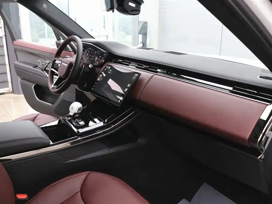 Land Rover Sport 2024 — фото 21