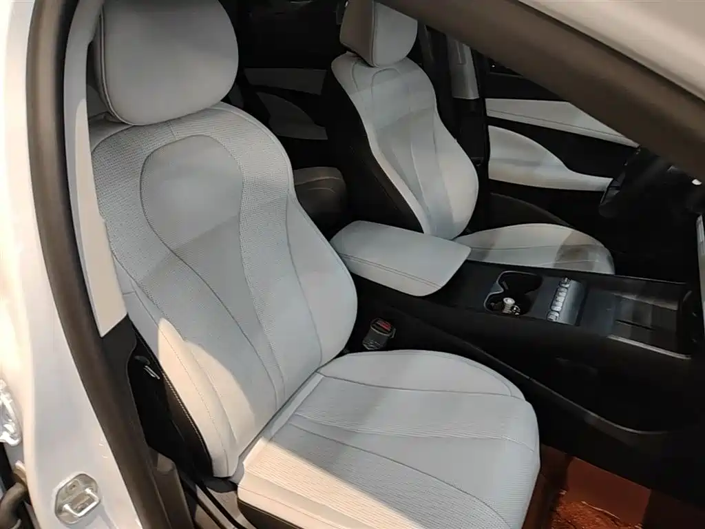BYD Seal 05 DM-i 2025 — фото 20