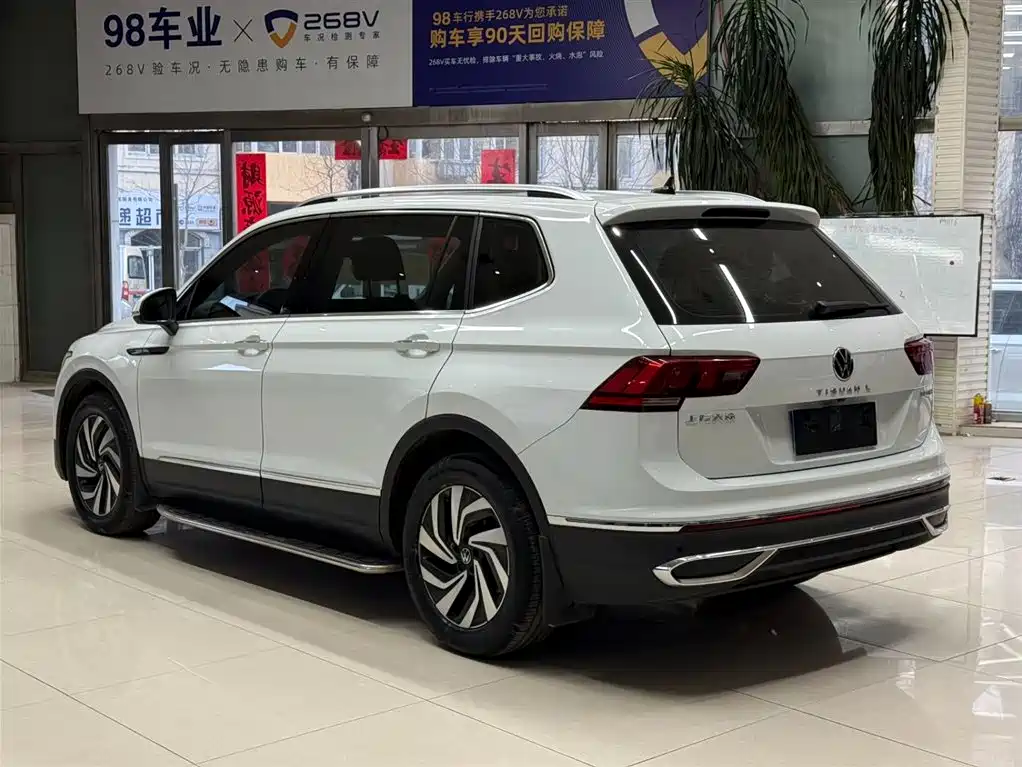 Volkswagen Tiguan L 2023 — фото 6