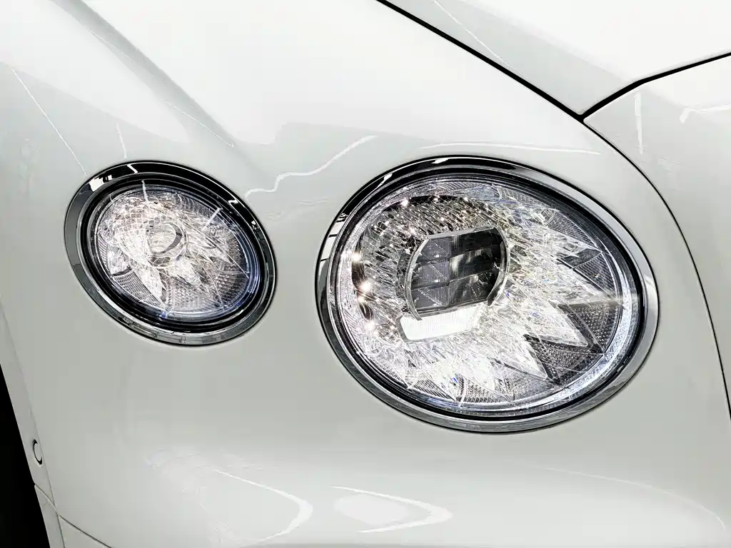 Bentley Flying Spur 2023 — фото 9