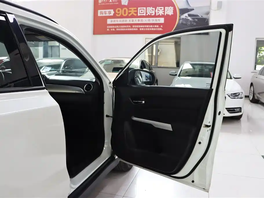 Suzuki Vitara 2018 — фото 25