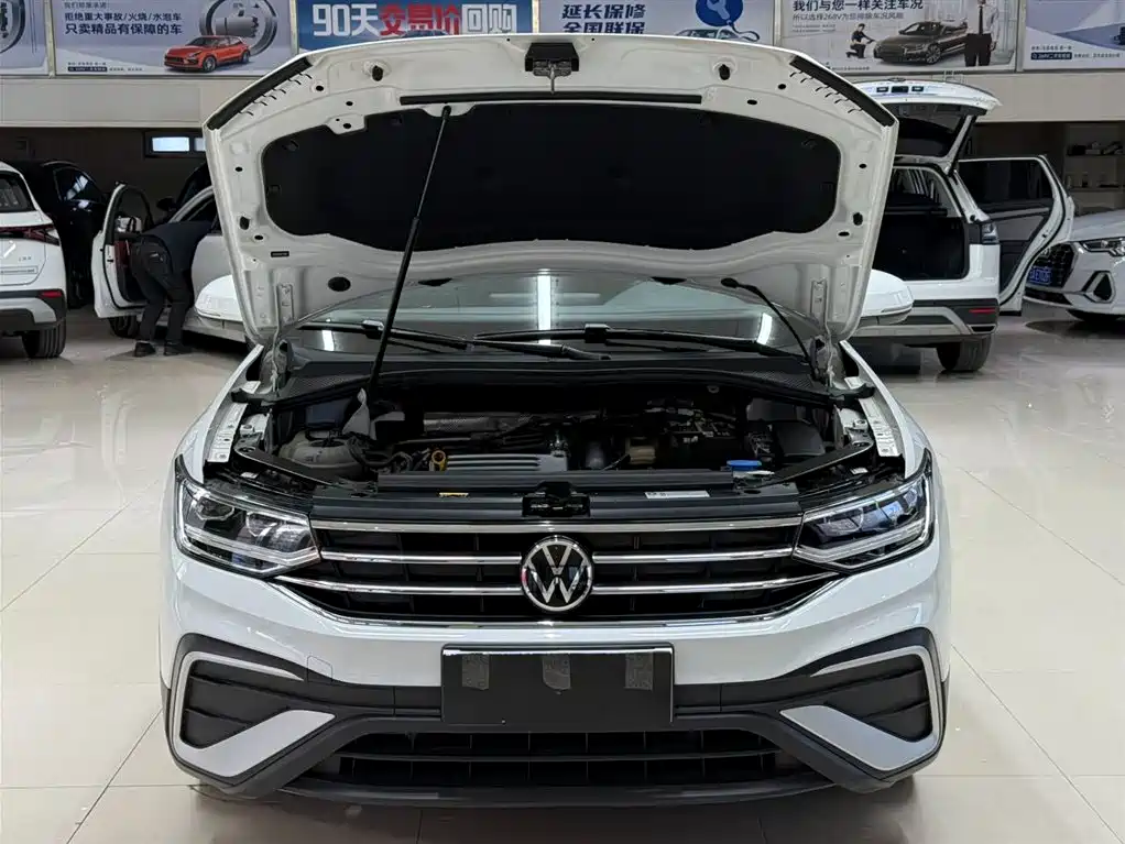 Volkswagen Tiguan L 2023 — фото 7