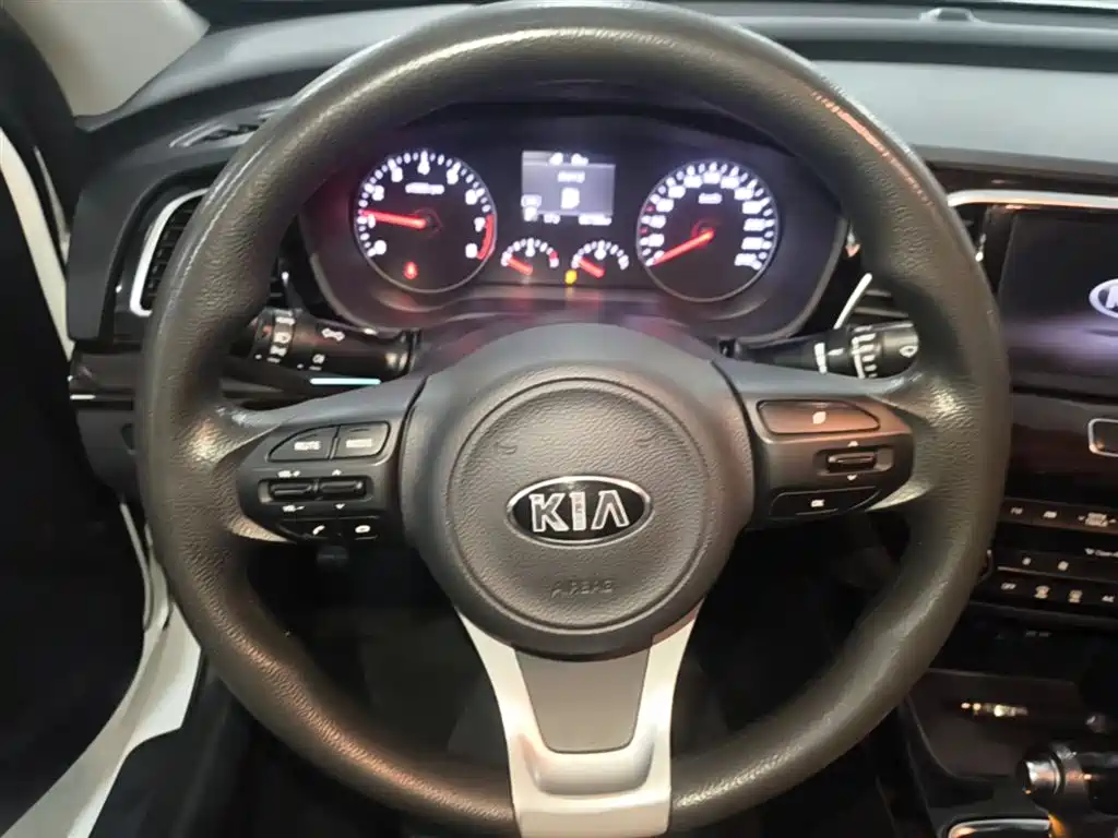 Kia K4 2018 — фото 11