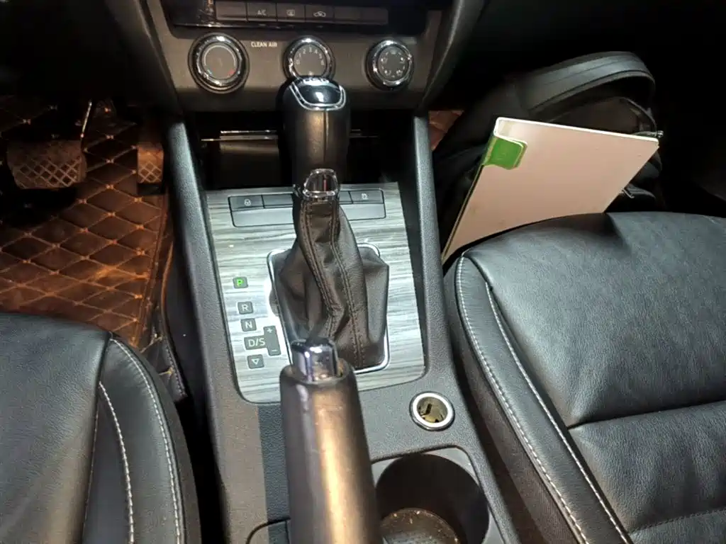 Skoda Octavia 2015 — фото 13