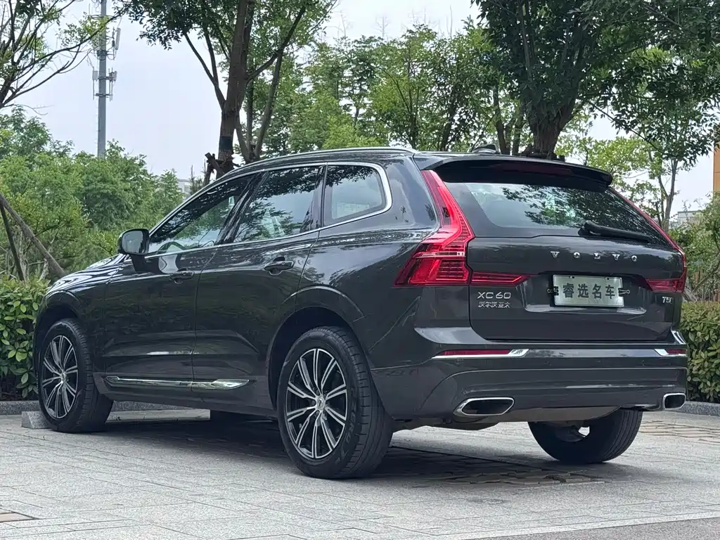 Volvo XC60 2021 — фото 5