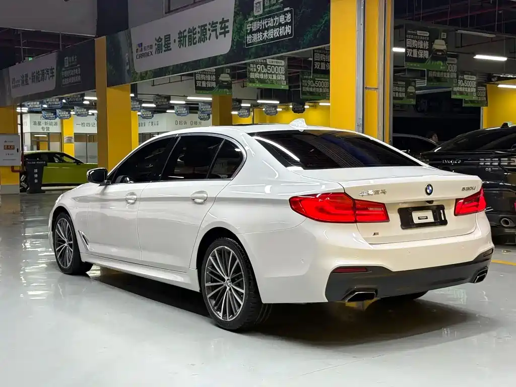 BMW 5 Series 2020 — фото 14
