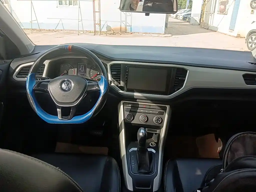 Volkswagen T-Roc 2019 — фото 10