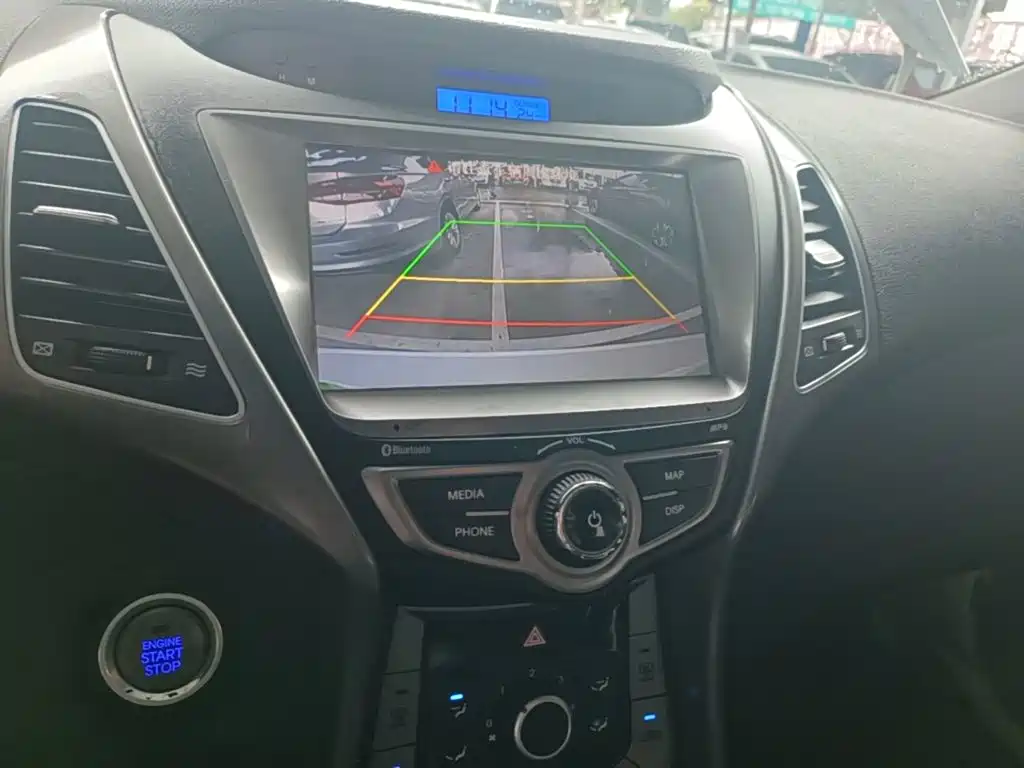 Hyundai Elantra 2016 — фото 13