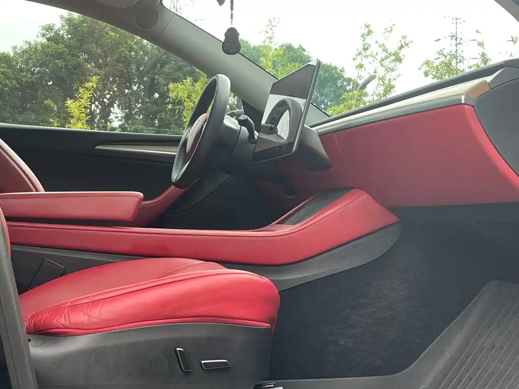 Tesla Model Y 2023 — фото 16