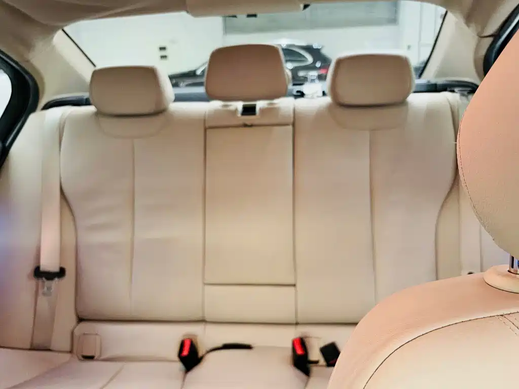 BMW 3 Series 2015 — фото 17