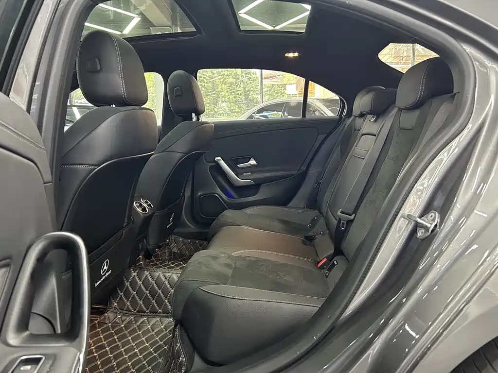 Mercedes-Benz A-Class 2023 — фото 6