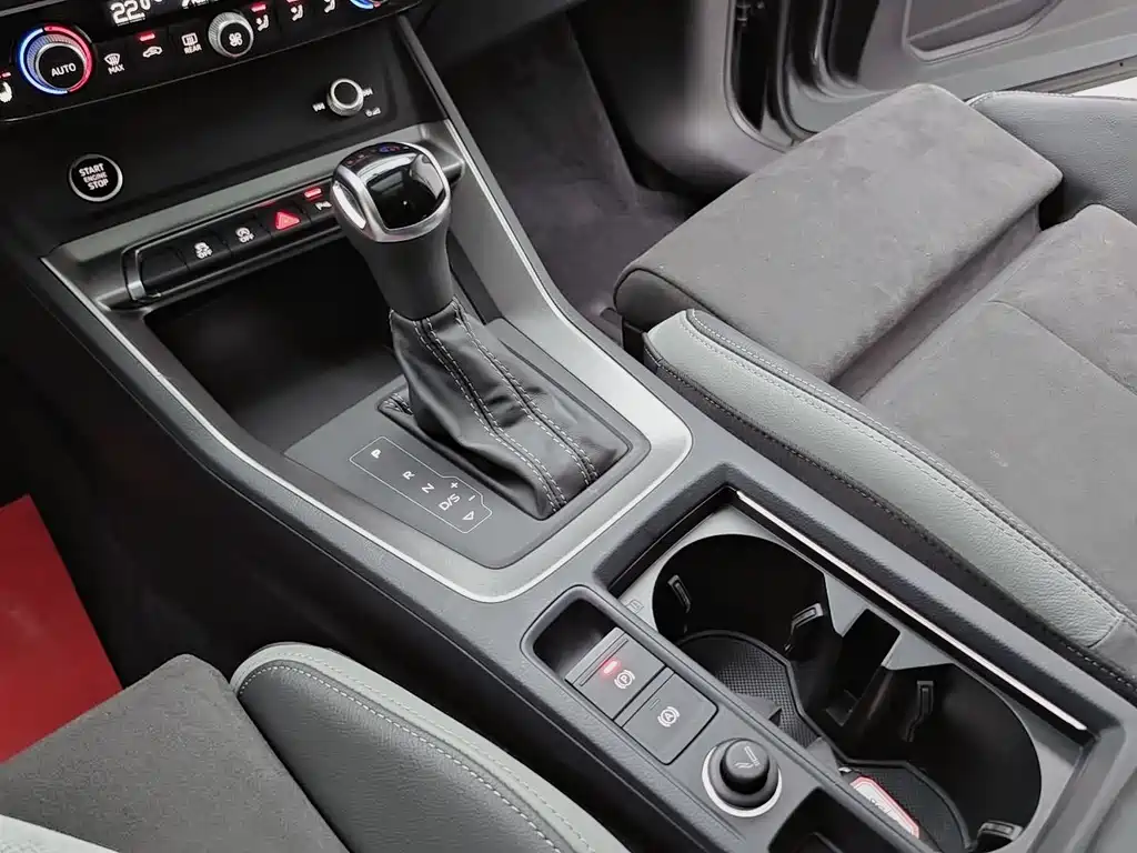 Audi Q3 2023 — фото 17