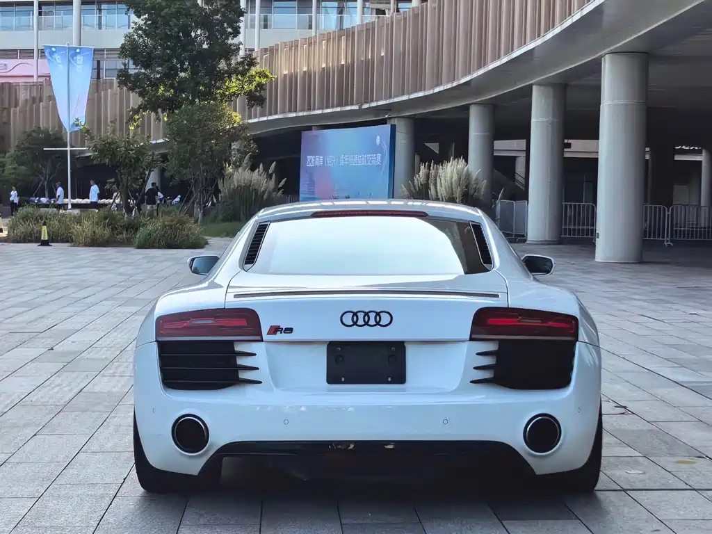 Audi R8 2015 — фото 5