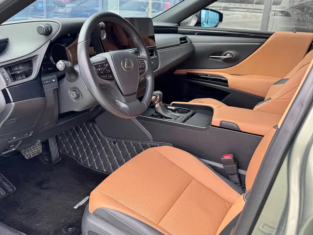 Lexus ES 2023 — фото 11