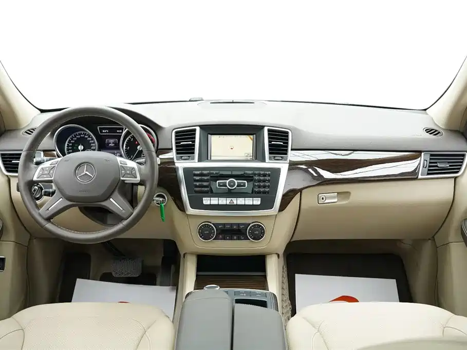 Mercedes-Benz M-Class 2015 — фото 11