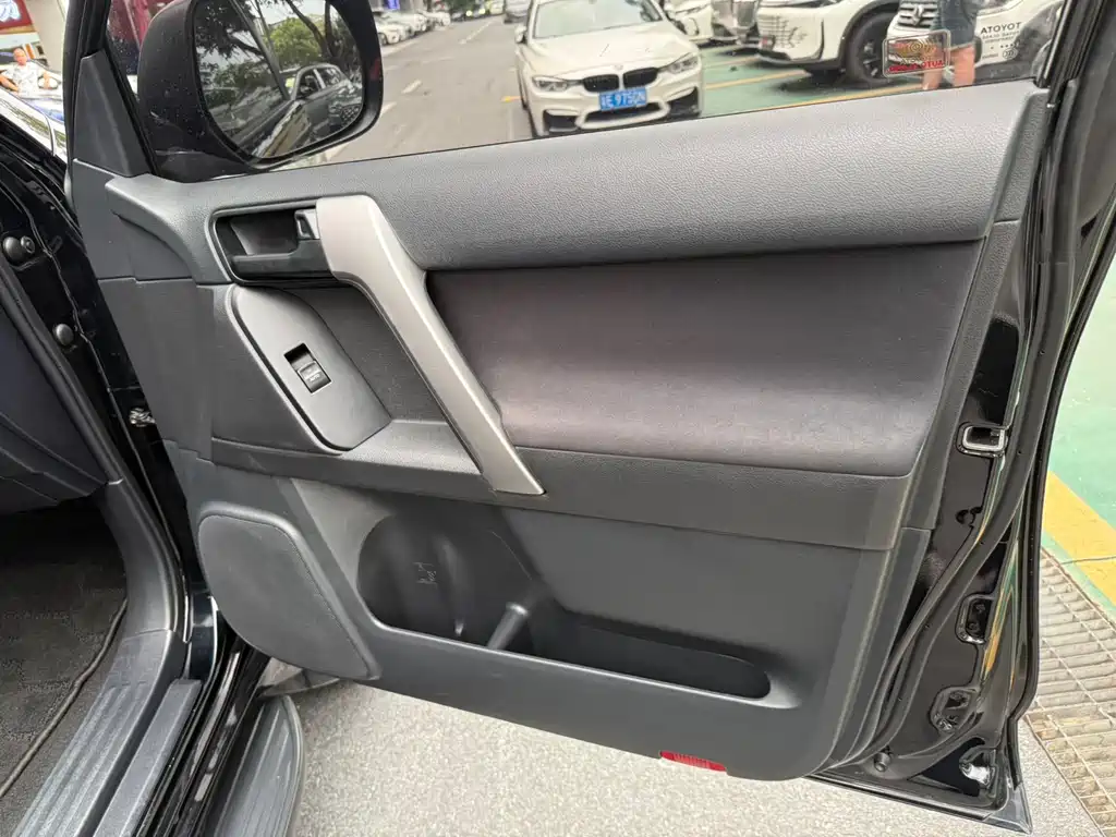 Toyota Prado 2017 — фото 20
