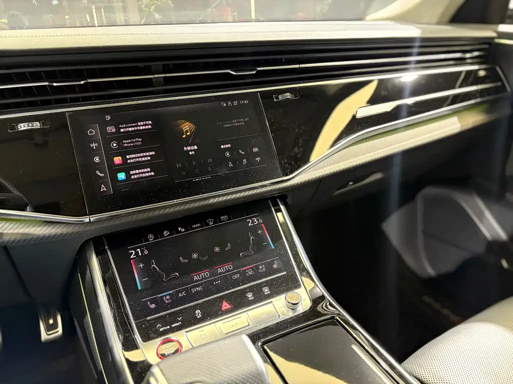 Audi RS Q8 2022 — фото 14
