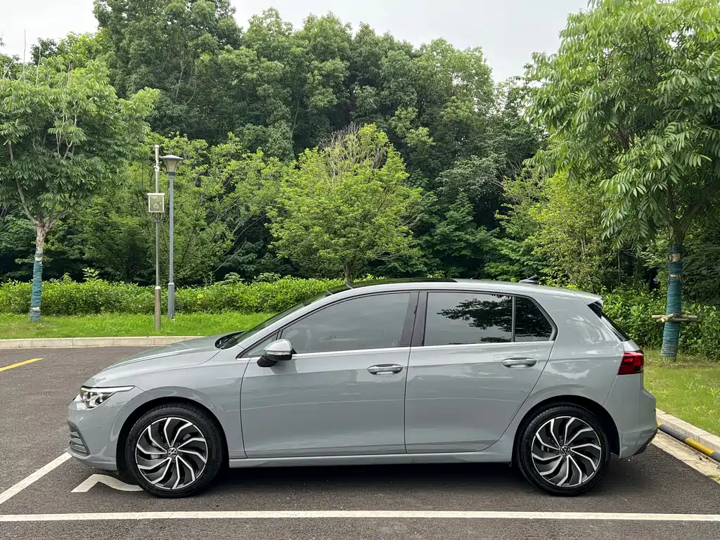 Volkswagen Golf 2021