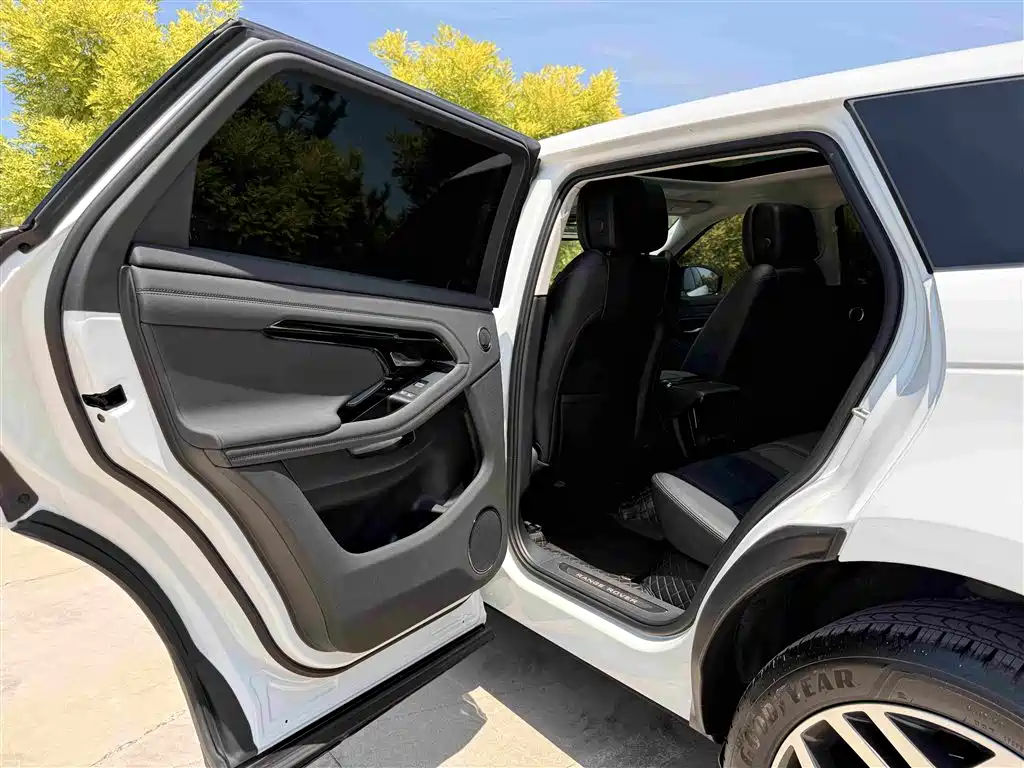 Land Rover Evoque 2024 — фото 10