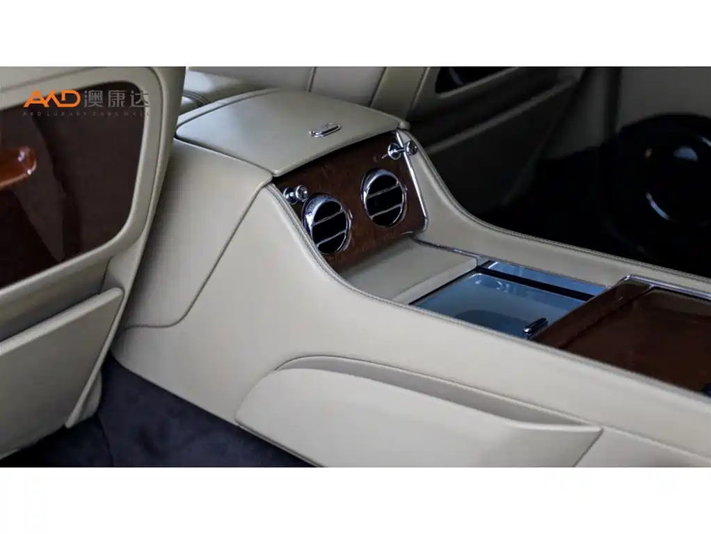 Bentley Mulsanne 2018 — фото 9