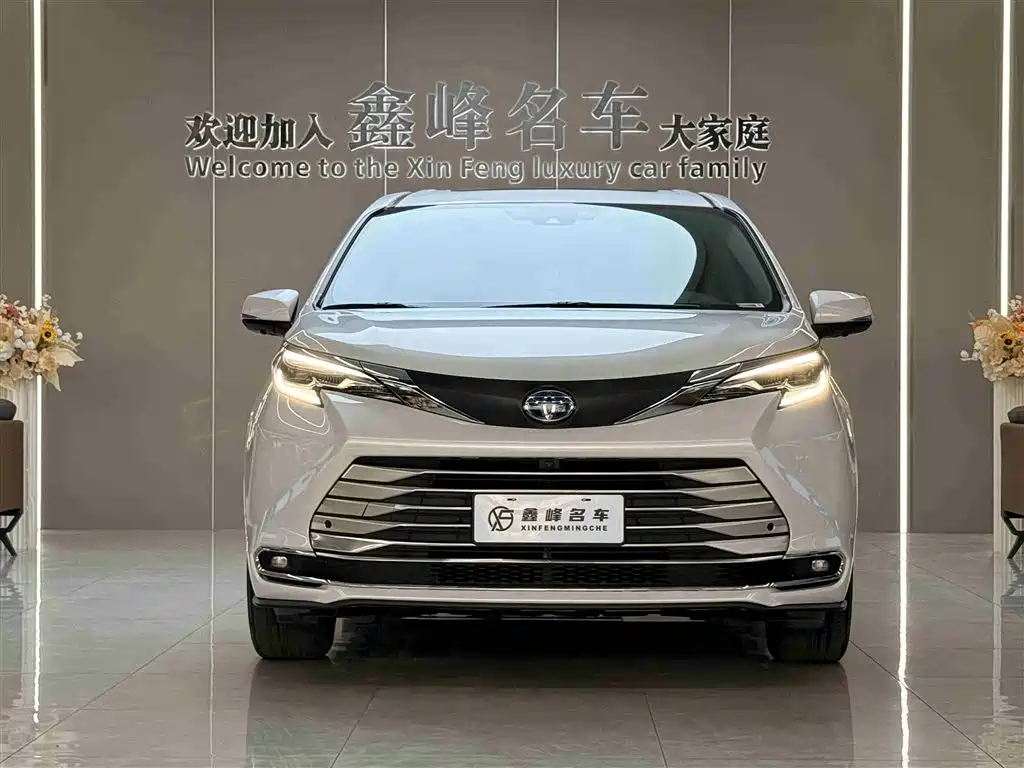 Toyota Sienna 2023 — фото 2