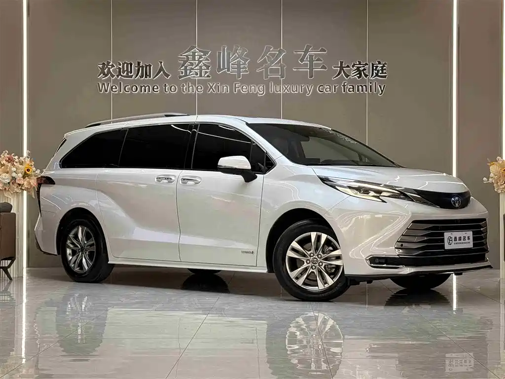 Toyota Sienna 2023 — фото 3