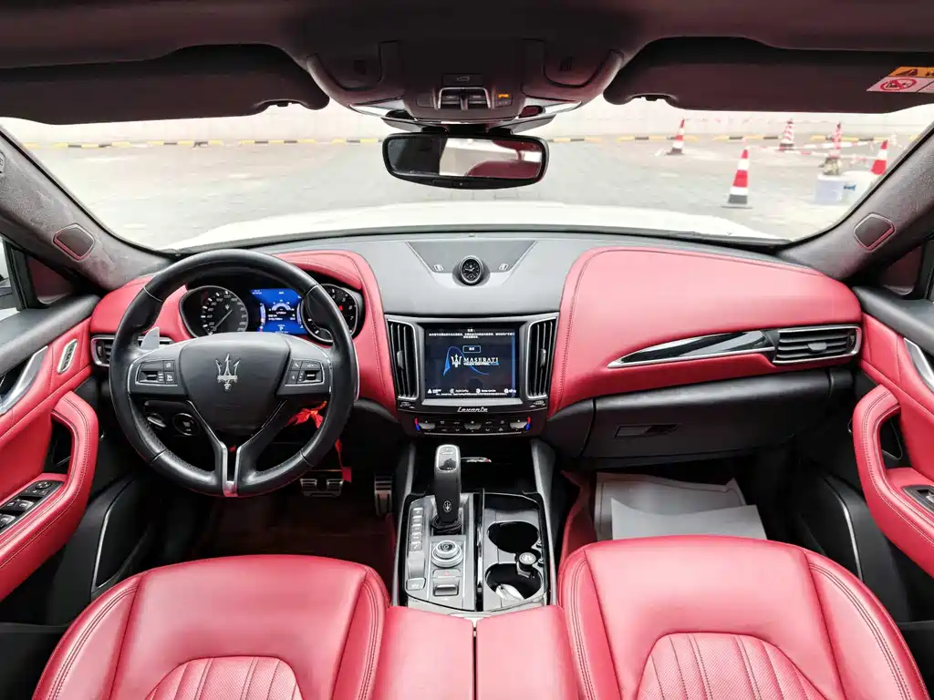 Maserati Levante 2021 — фото 19
