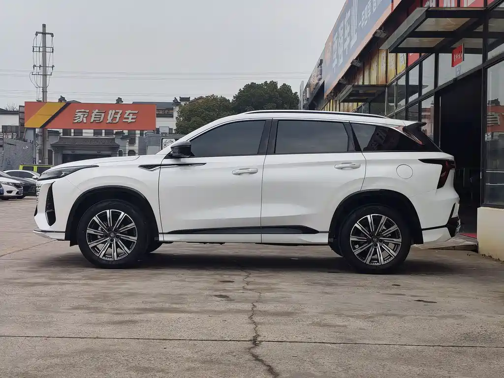 Changan CS75 PLUS 2026 — фото 4