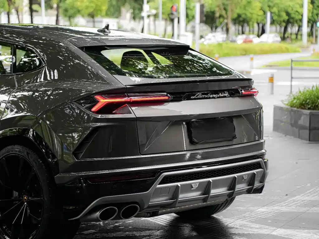 Lamborghini Urus 2021 — фото 11