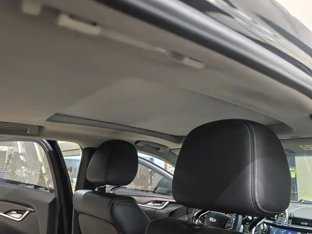 Cadillac XTS 2018 — фото 17