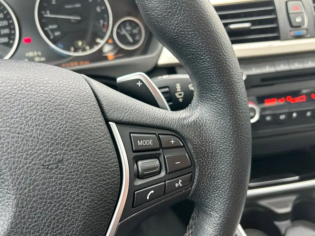 BMW 3 Series 2015 — фото 29