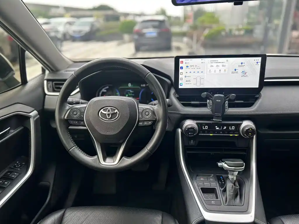 Toyota RAV4 2020 — фото 13