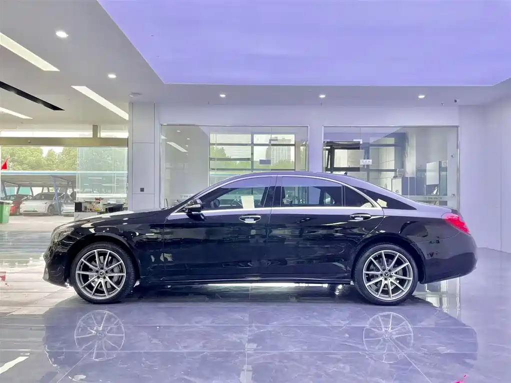 Mercedes-Benz S-Class 2020
