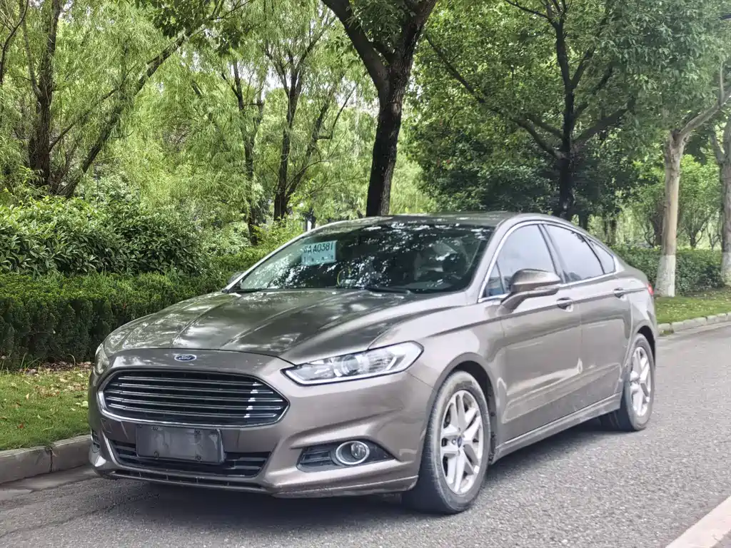 Ford Mondeo 2013 — фото 1
