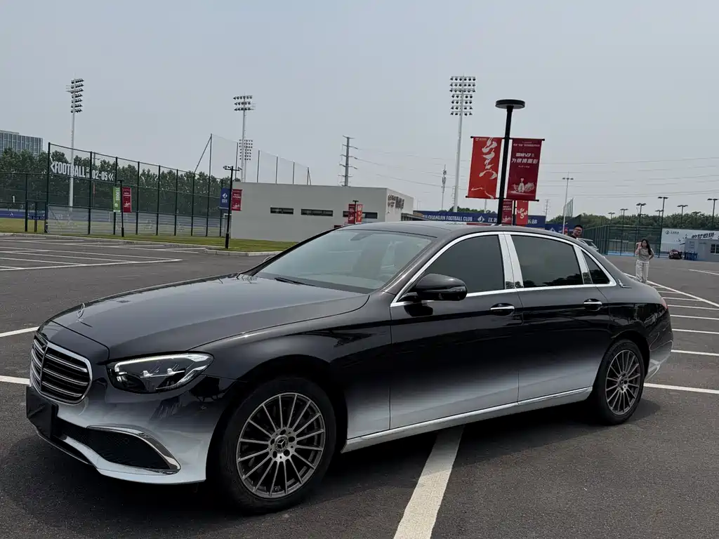 Mercedes-Benz E-Class 2022