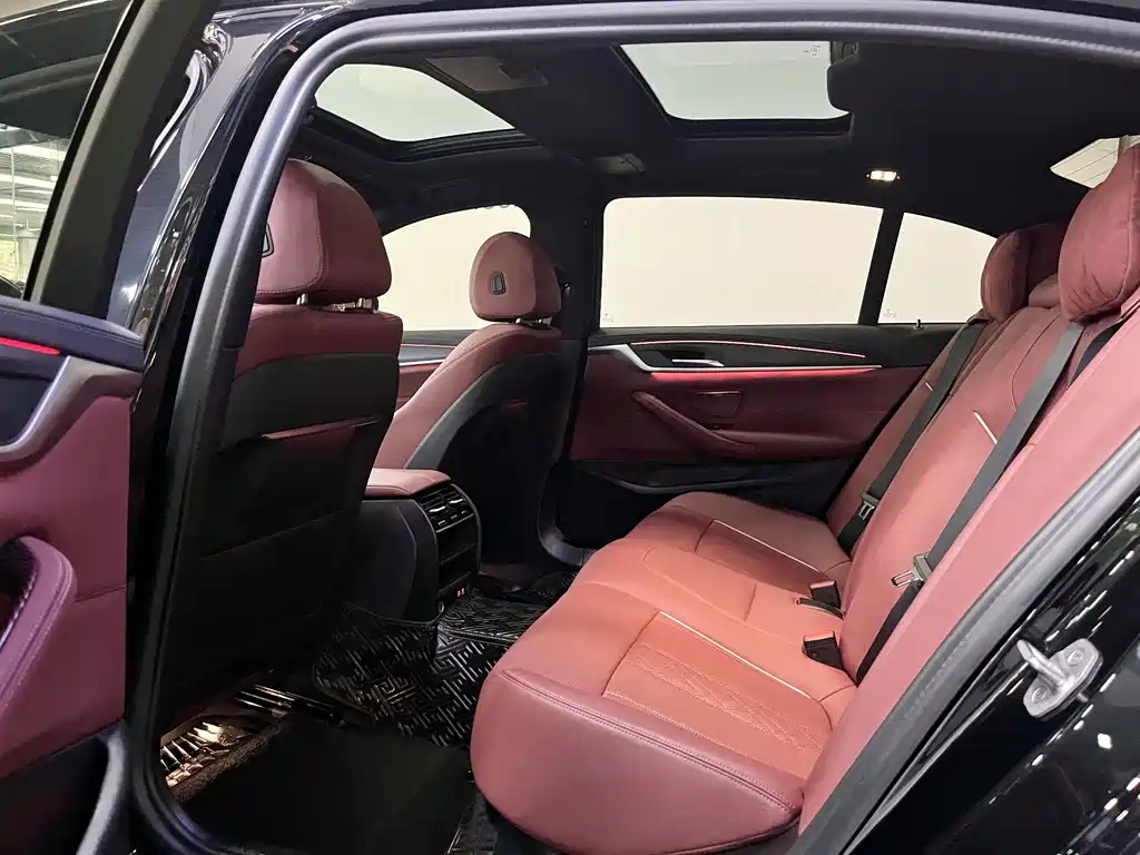 BMW 5 Series 2023