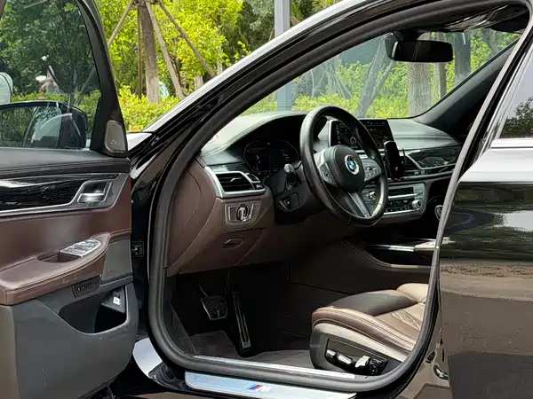 BMW 7 Series 2021