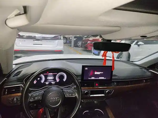 Audi A4L 2020
