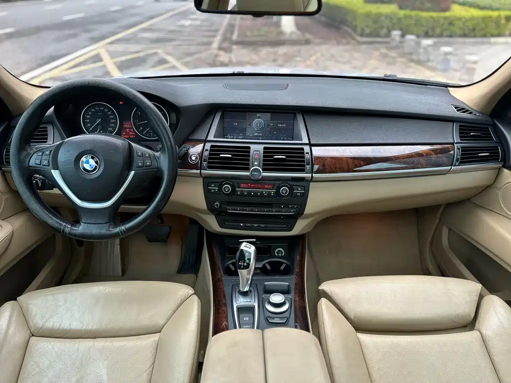 BMW X5 2009 — фото 12