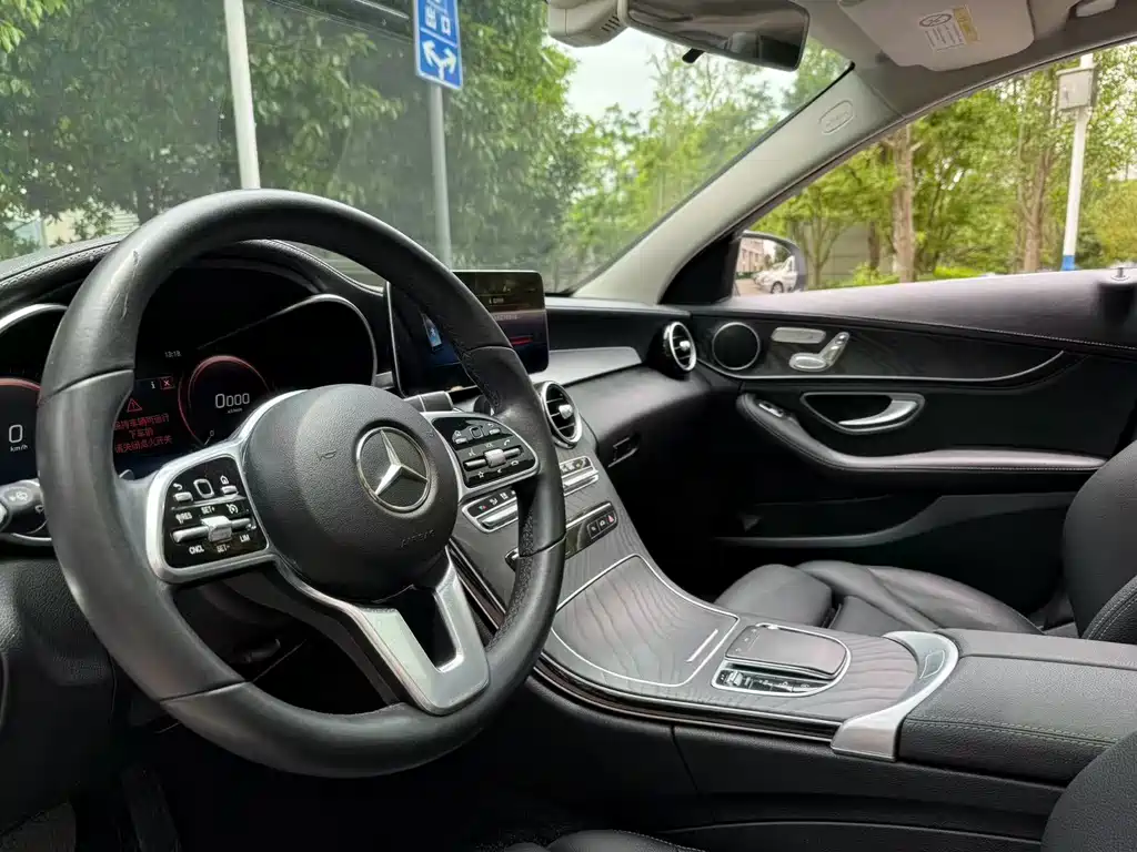 Mercedes-Benz C-Class 2019 — фото 24