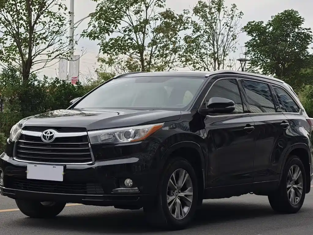 Toyota Highlander 2016 — фото 1