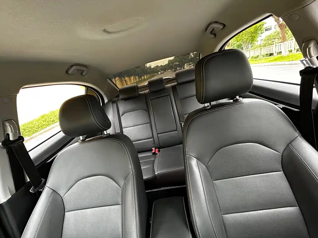 Geely Emgrand 2020 — фото 10