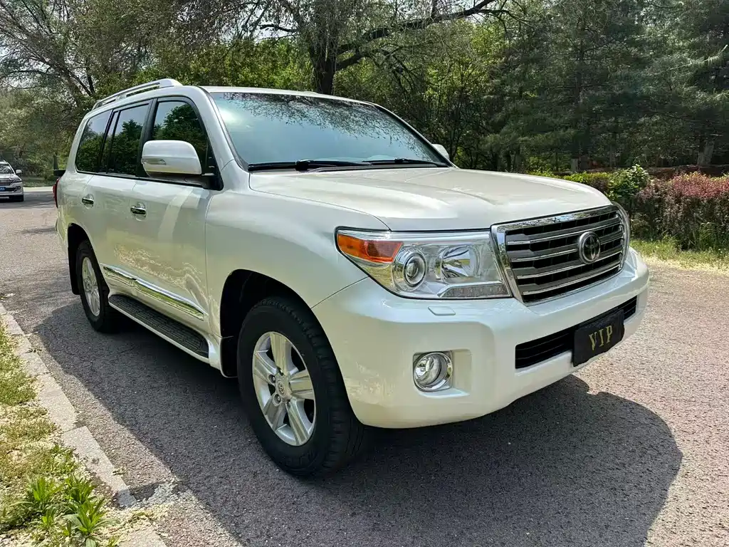 Toyota Land Cruiser 2016 — фото 1