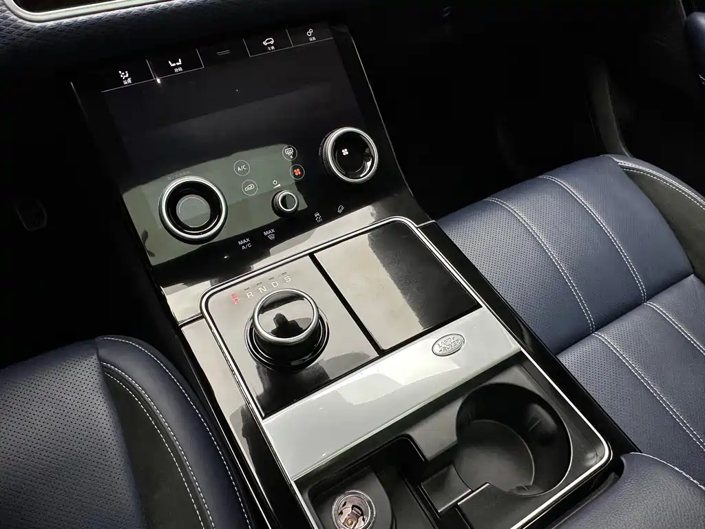 Land Rover Velar 2021 — фото 14