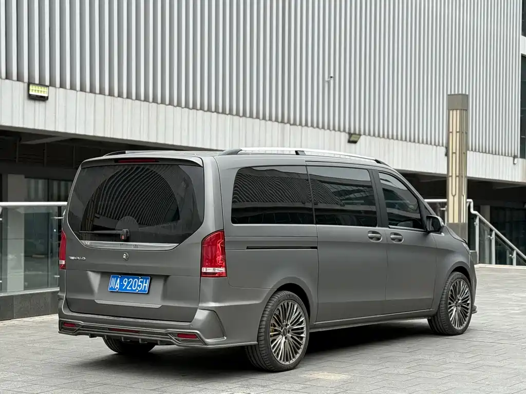 Mercedes-Benz V-Class 2022 — фото 7
