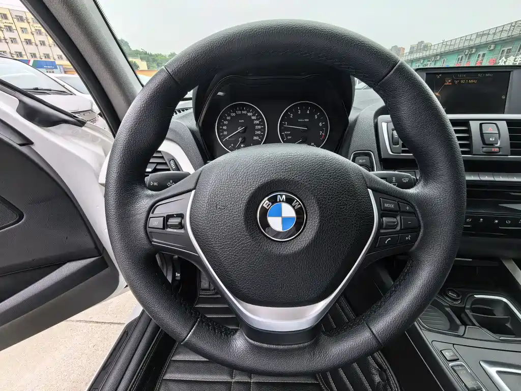 BMW 1 Series 2016 — фото 13