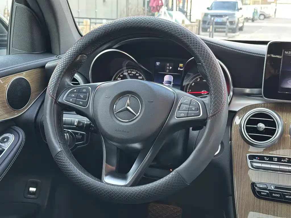 Mercedes-Benz GLC Coupe 2018 — фото 19