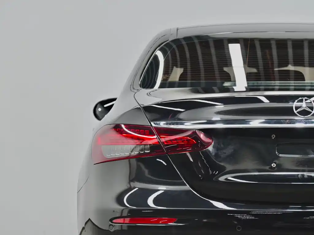 Mercedes-Benz E-Class 2023 — фото 3