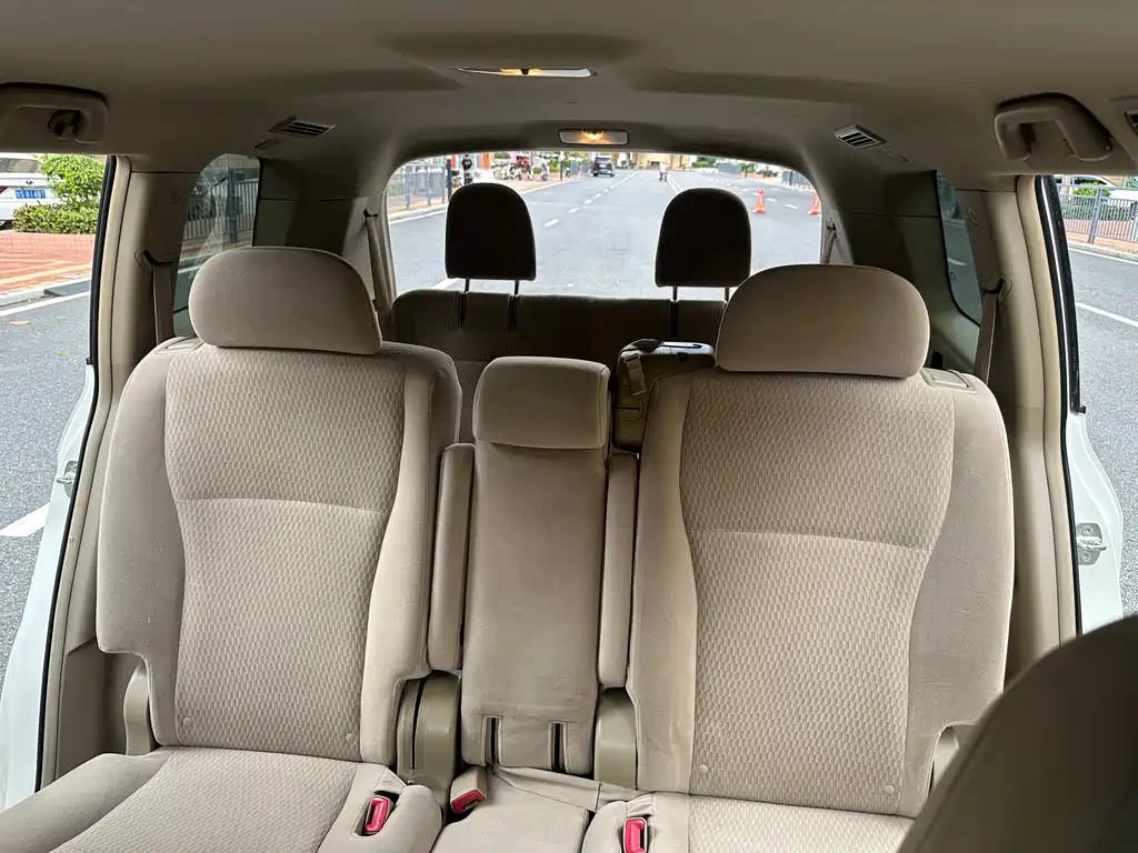 Toyota Highlander 2011 — фото 10